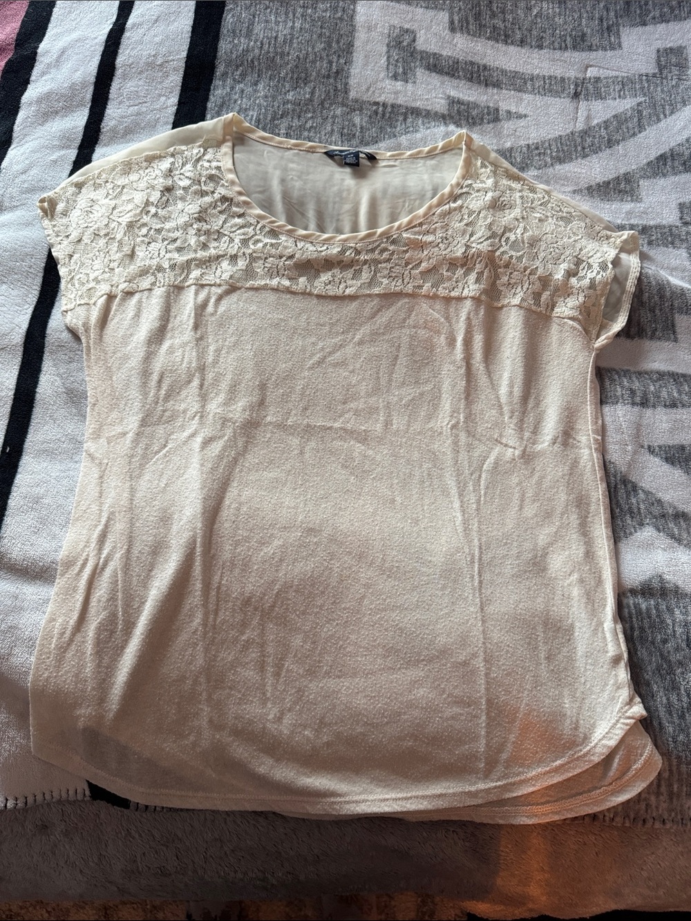 American Eagle cream lace top